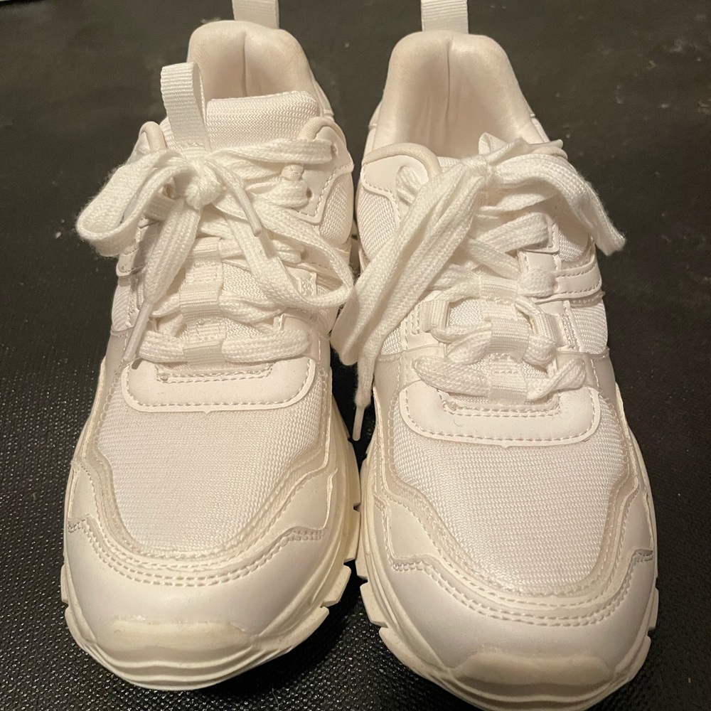 White chunky sneakers